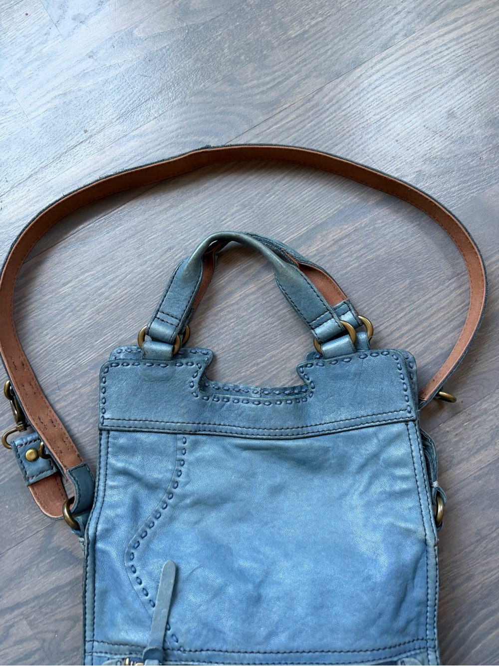Lucky Brand Abbey Road “Memory” Crossbody Messenger Bag with Angel Wing Appliqué - Picture 6 of 7